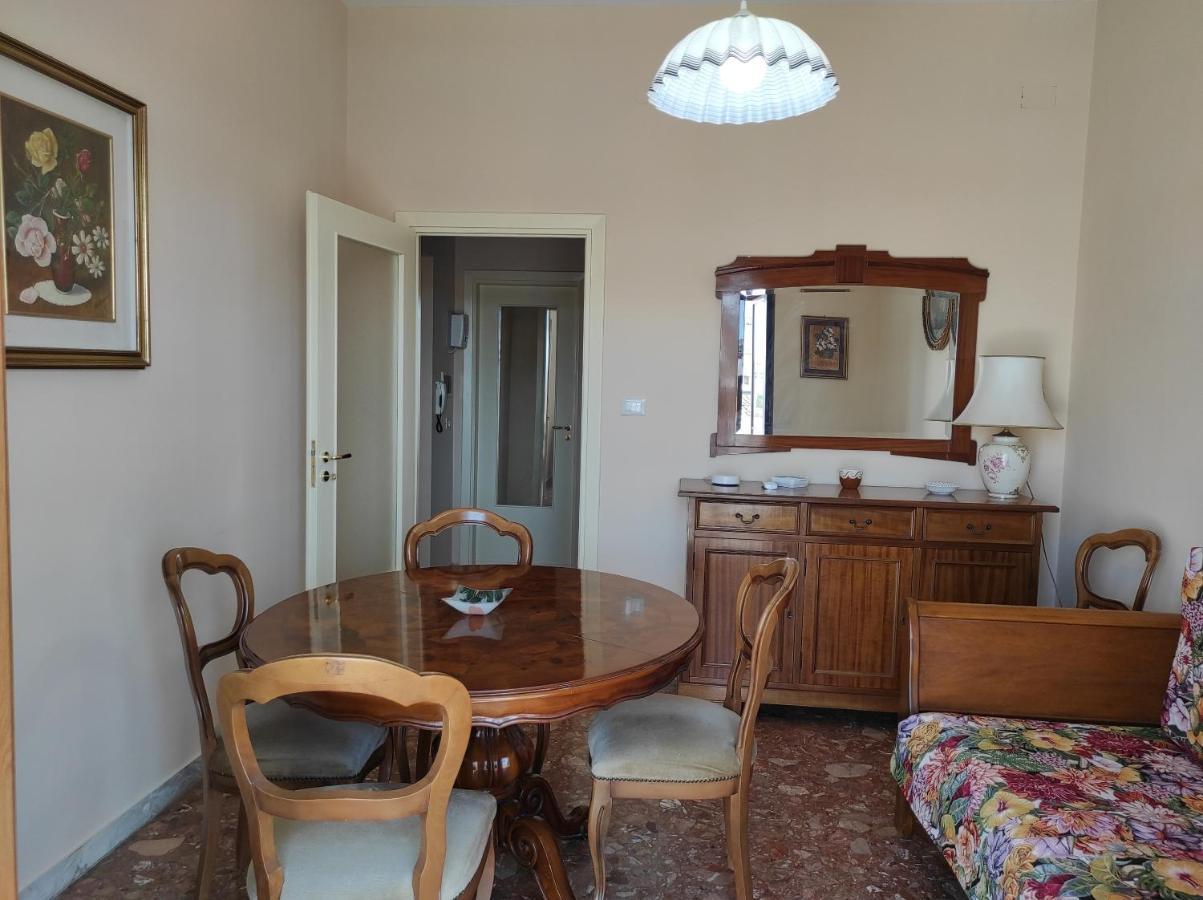La Colonna Holiday House Appartement Lecce Buitenkant foto