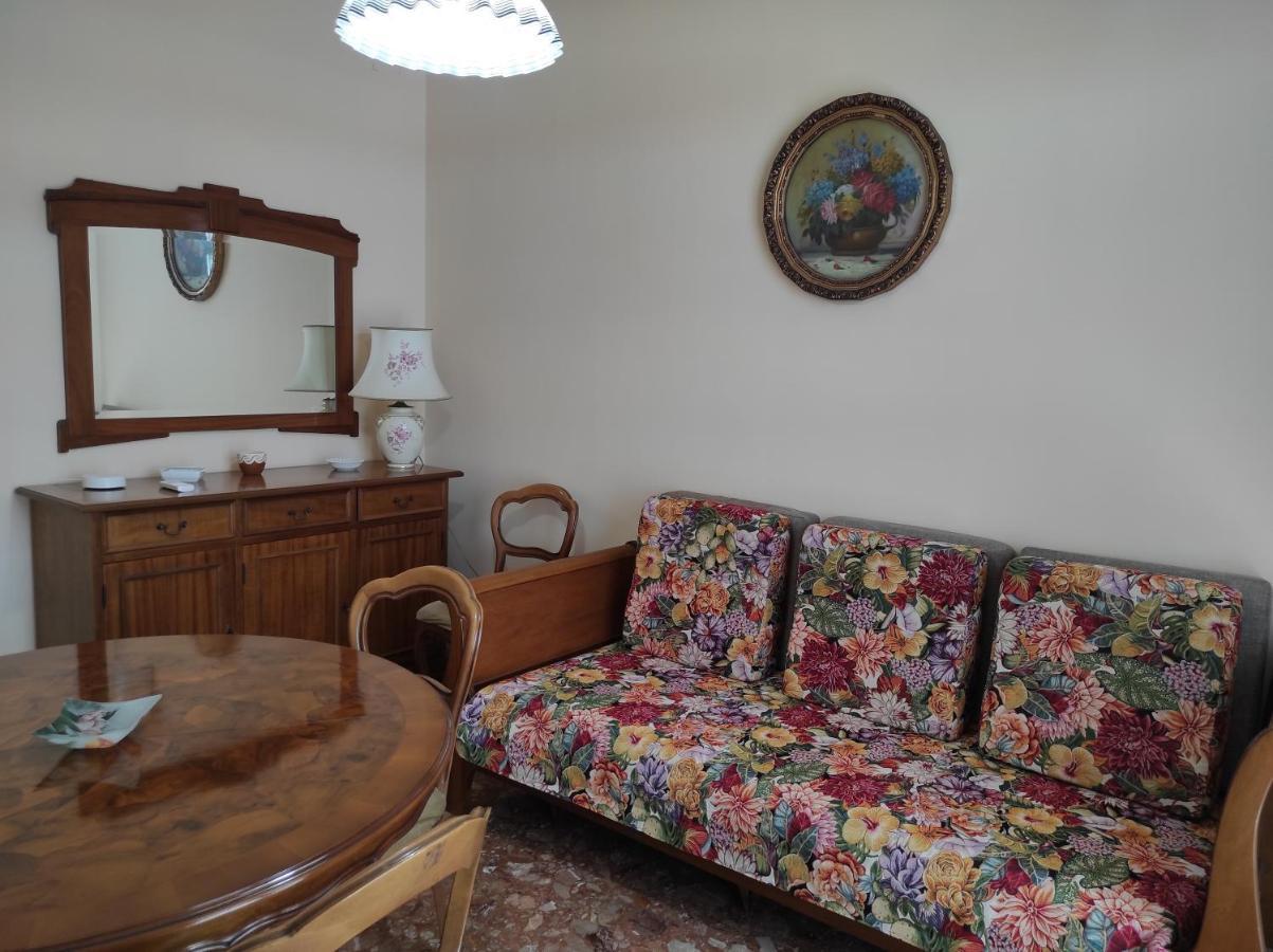 La Colonna Holiday House Appartement Lecce Buitenkant foto