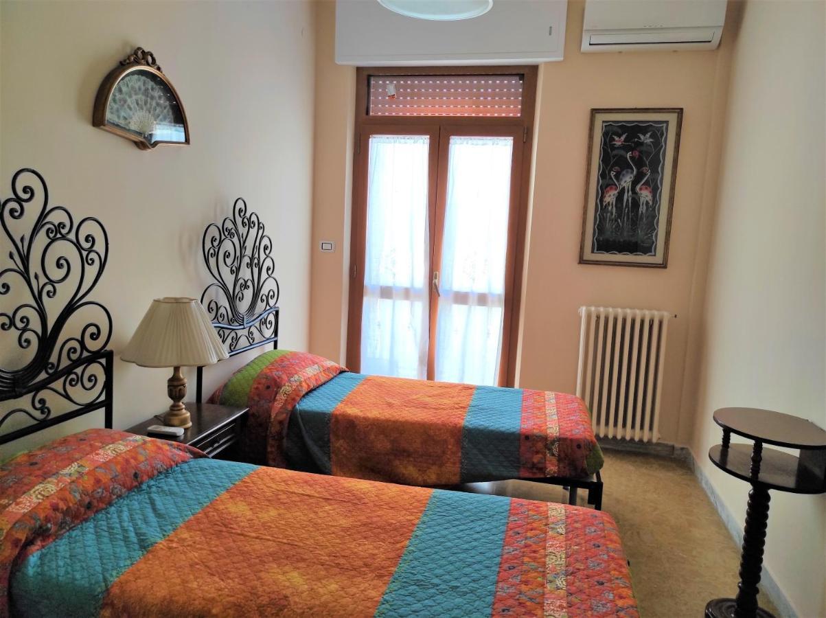La Colonna Holiday House Appartement Lecce Buitenkant foto